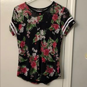 Flower t shirt🌺🌸